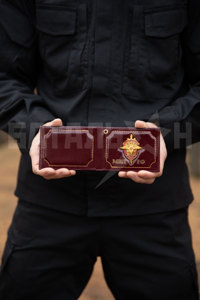 Обложка на удостоверение с металлическим значком МВД РФ